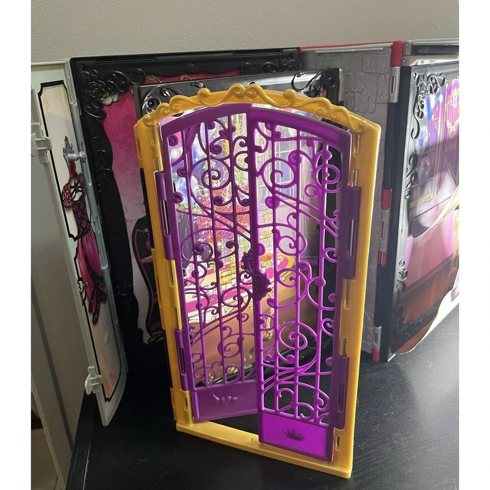 Mattel Ever After High Thronecoming Briar‎ Beauty Playset